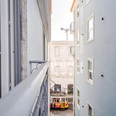 Akicity Cais Sodre Hope Lisboa